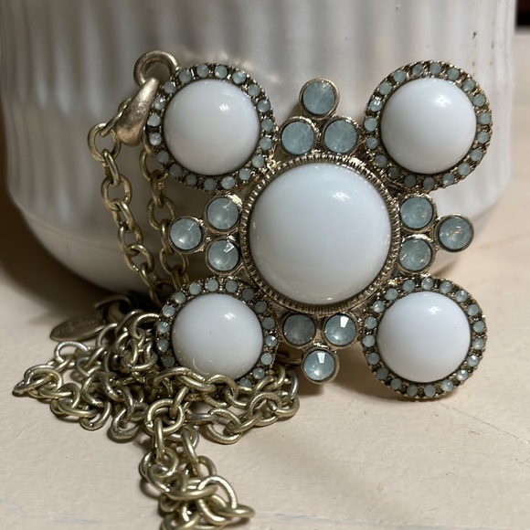 Danielle Stevens Necklace 18” medallion necklace 🍾❤️ Store 🏬 liquidation - Picture 2 of 3